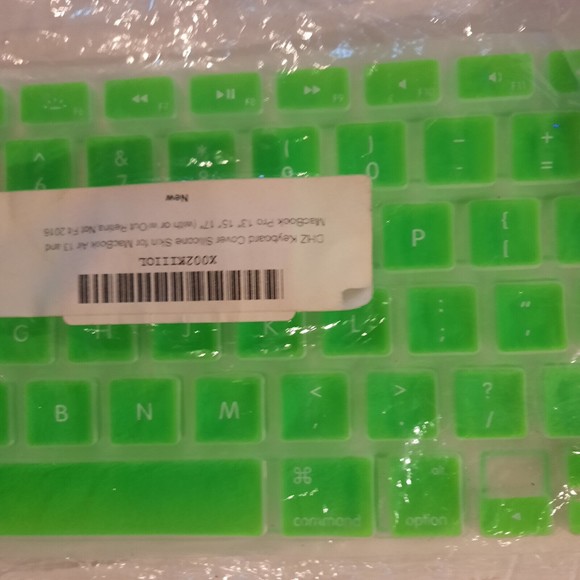 Silicone Keyboard Cover for MacBook Air/Pro 13 15 17 Inch - Picture 5 of 7
